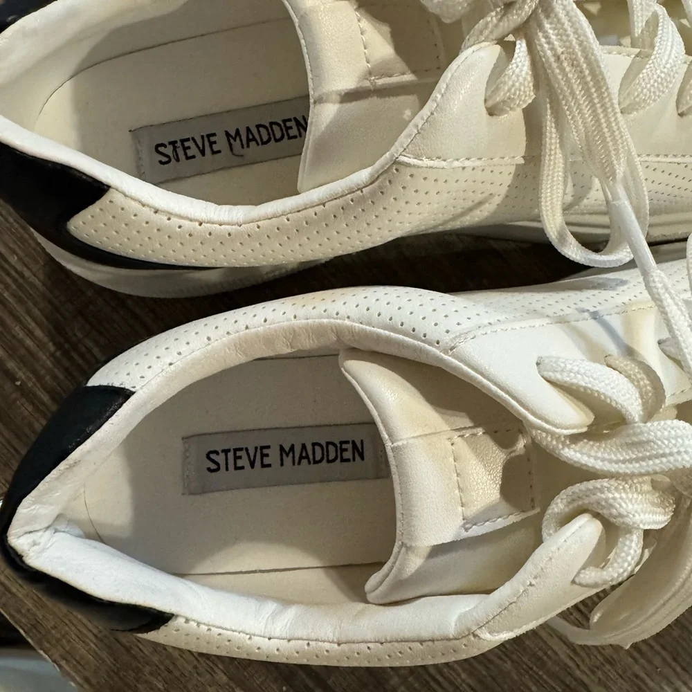 Steve Madden White Perforated Lace-Up Sneakers Black Heel Tab Casual Shoes - 8.5